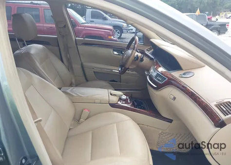 2012 Mercedes-Benz S 550 z USA, uszkodzony, nr VIN WDDNG7DB3CA466869